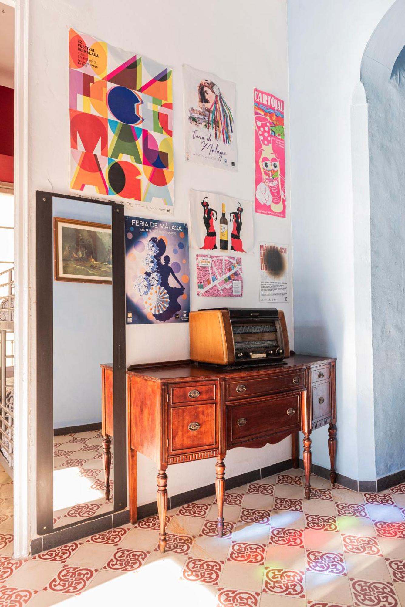 Private Rooms In Historic Building On The Square มาลากา ภายนอก รูปภาพ