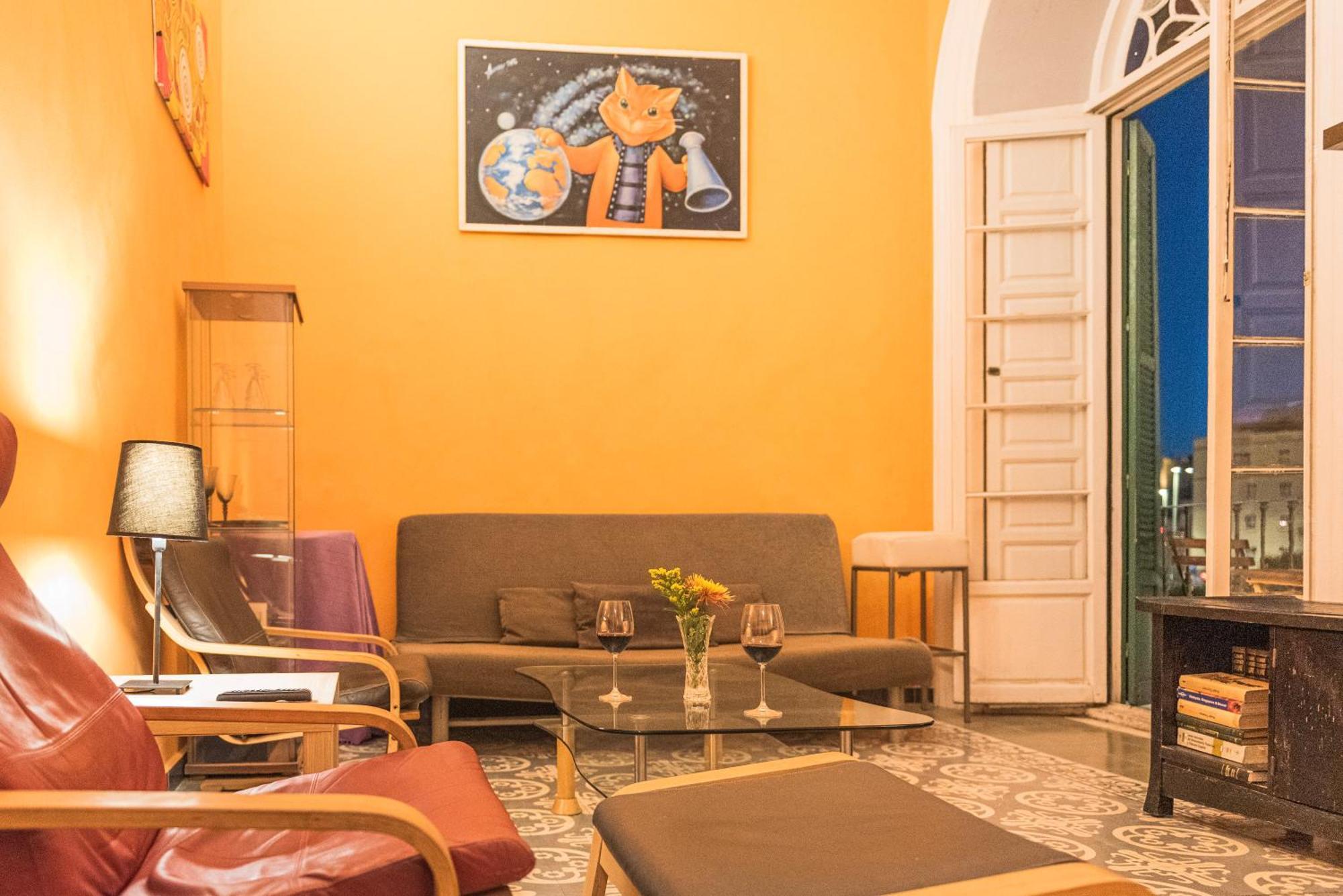 Private Rooms In Historic Building On The Square มาลากา ภายนอก รูปภาพ