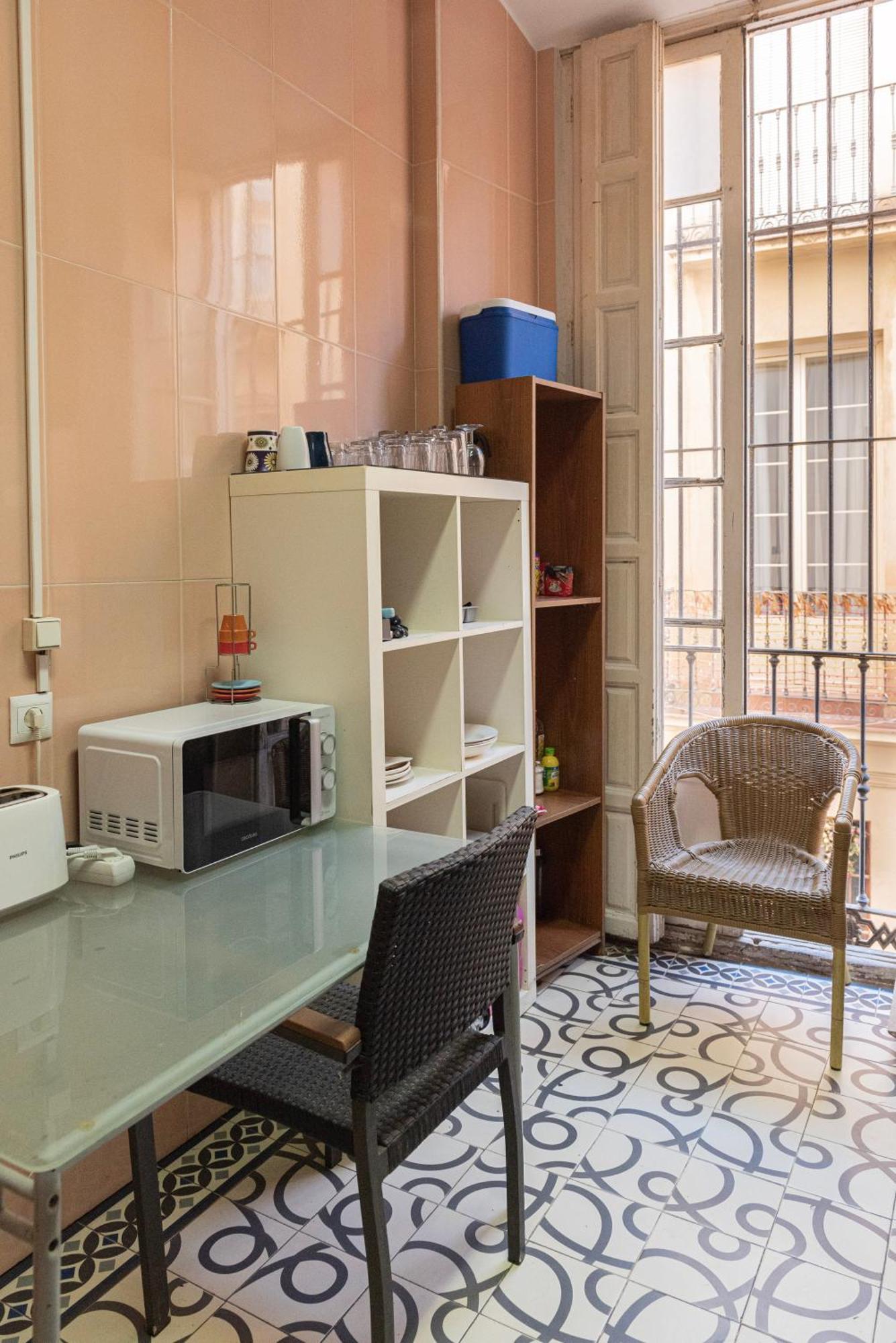 Private Rooms In Historic Building On The Square มาลากา ภายนอก รูปภาพ